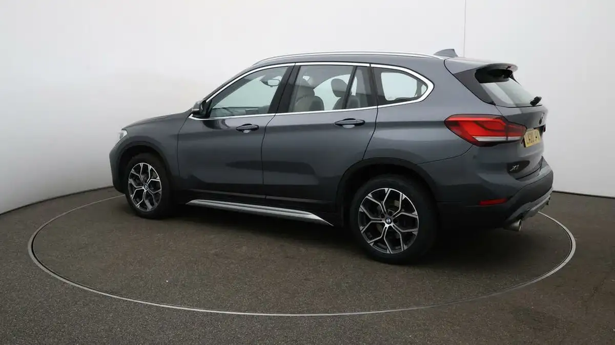 2020-bmw-x1-20-sdrive-20i-xline-big-27