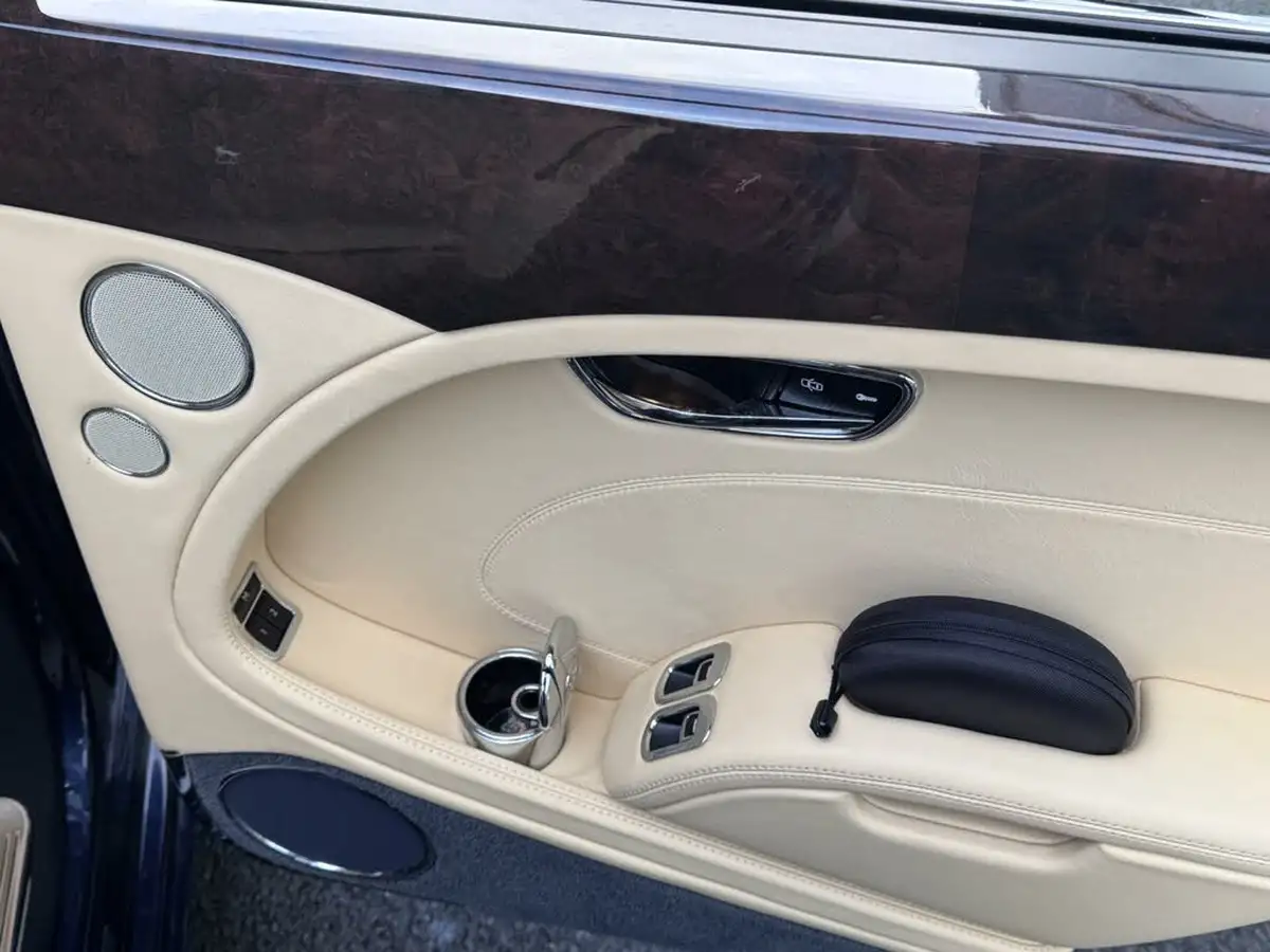 2012-bentley-mulsanne-675-big-40