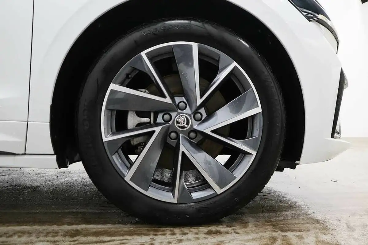 2024-skoda-enyaq-e-85-sportline-plus-station-wagon-big-4