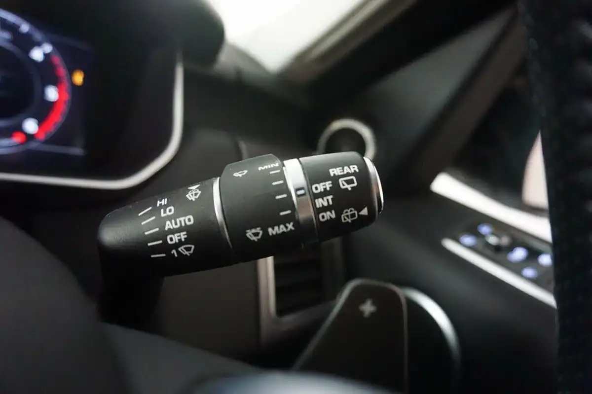 2018-land-rover-range-rover-sport-30-sd-v6-hse-sd-v6-big-39