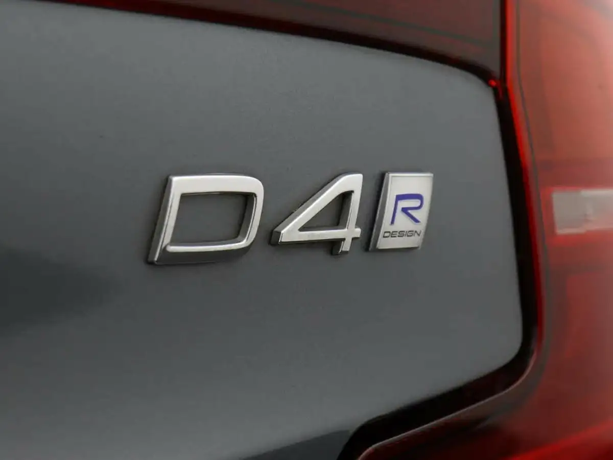 2018-volvo-s90-20td-d4-r-design-big-50