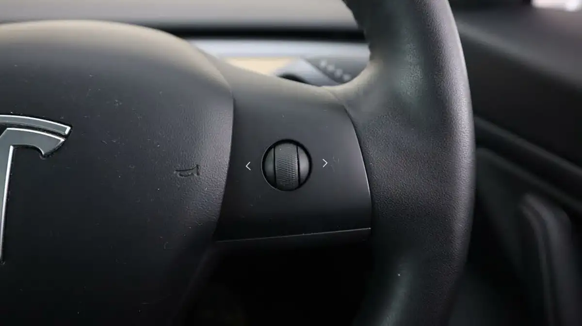 2020-tesla-model-3-e-standard-plus-big-22