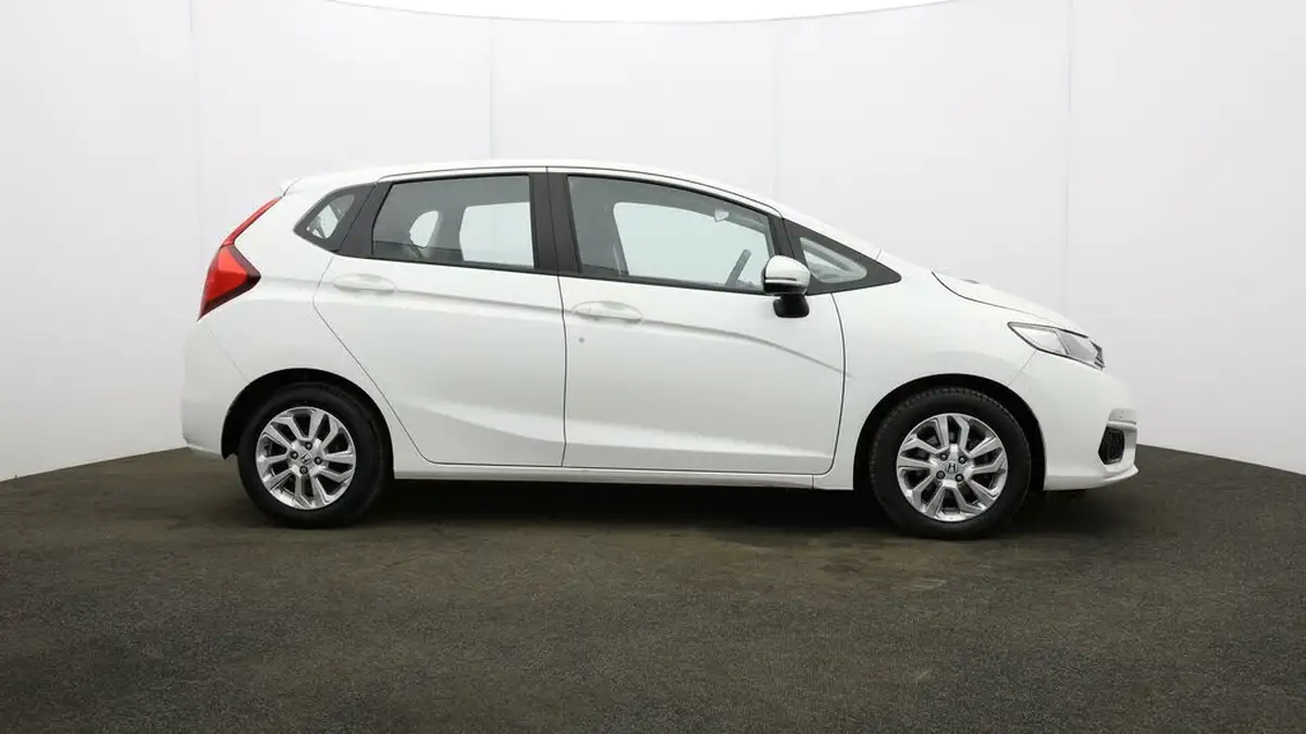 2019-honda-jazz-13-i-vtec-se-big-7
