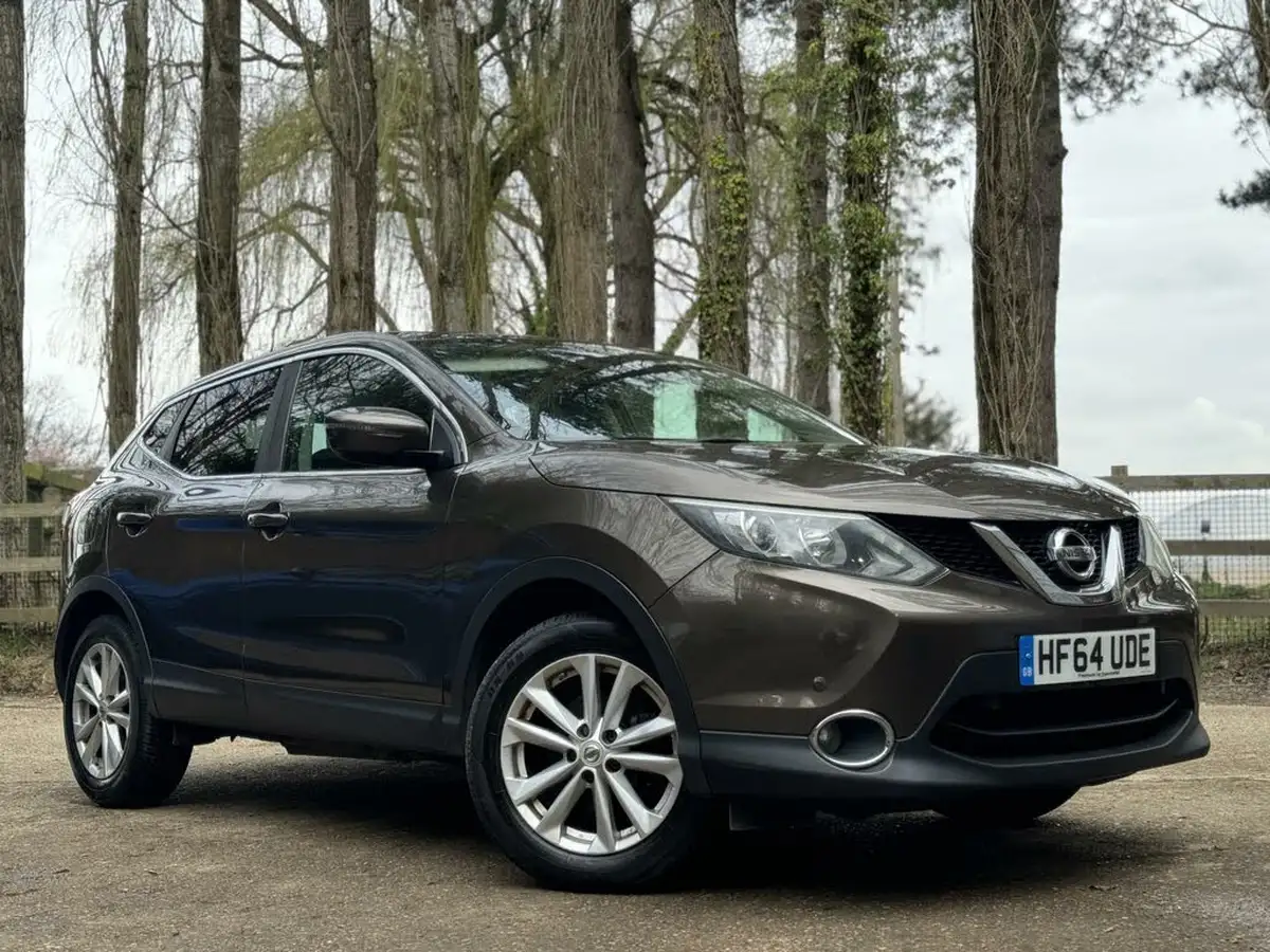 2014-nissan-qashqai-12-acenta-premium-big-3