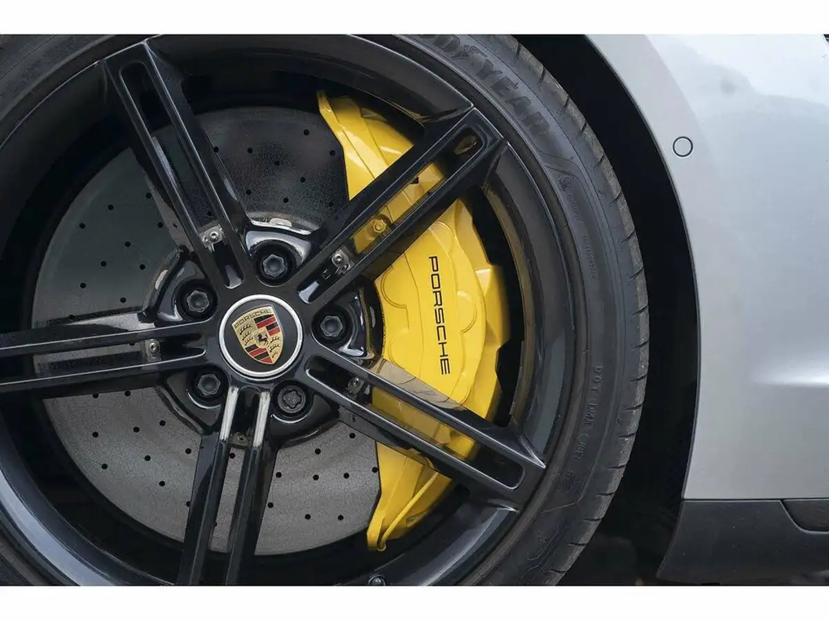 2021-porsche-taycan-e-turbo-s-big-4