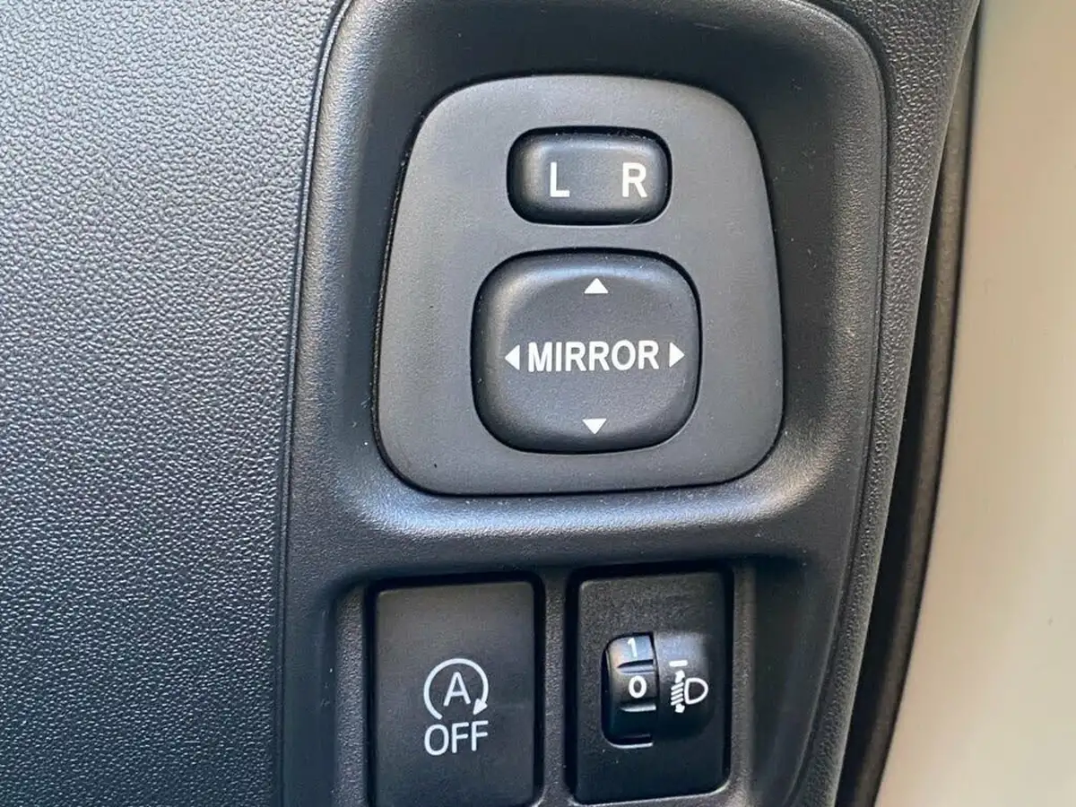 2022-peugeot-108-10-allure-big-45