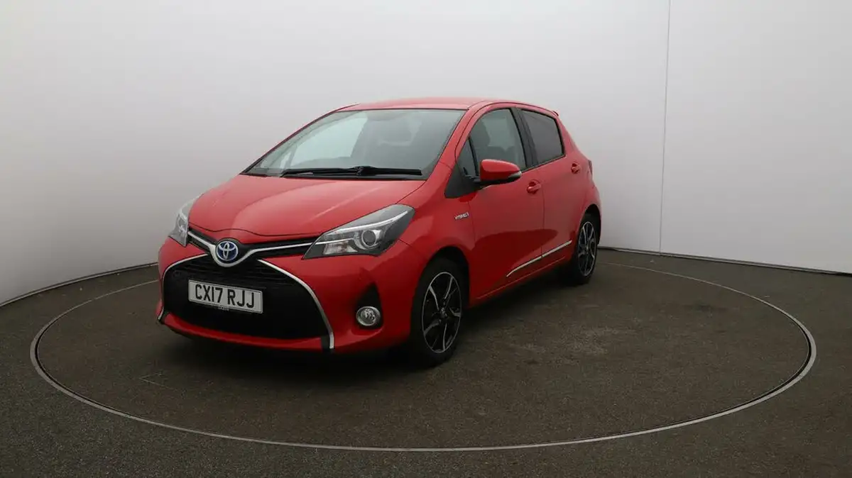 2017-toyota-yaris-15-vvt-i-design-bi-tone-hybrid-big-36