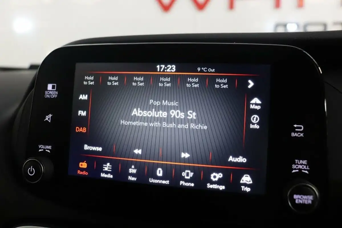 2021-fiat-tipo-10-cross-big-19