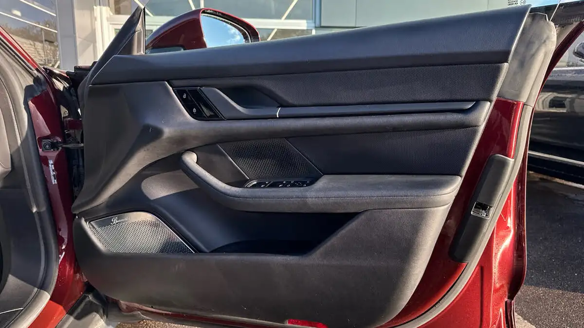 2021-porsche-taycan-e-base-476ps-performance-battery-plus-big-21