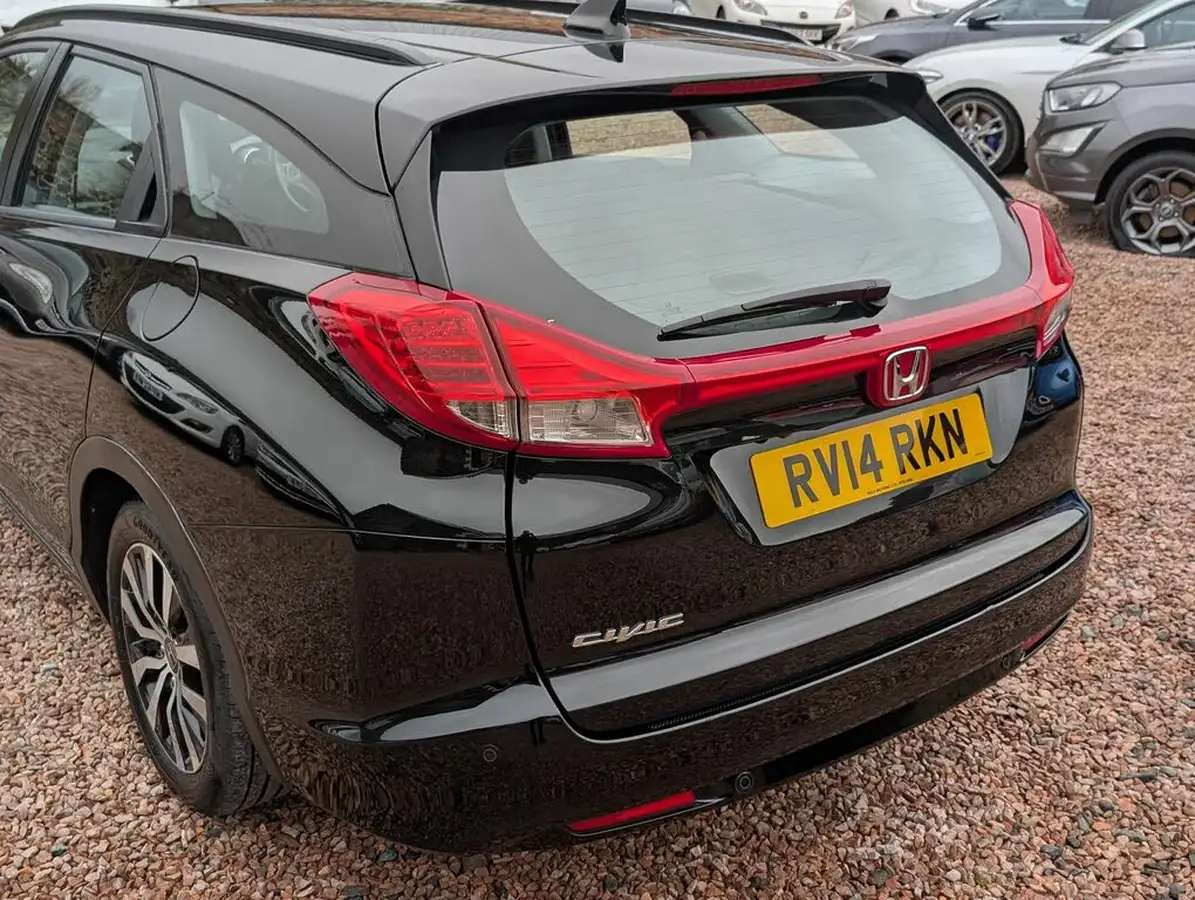 2014-honda-civic-16td-se-plus-tourer-big-15