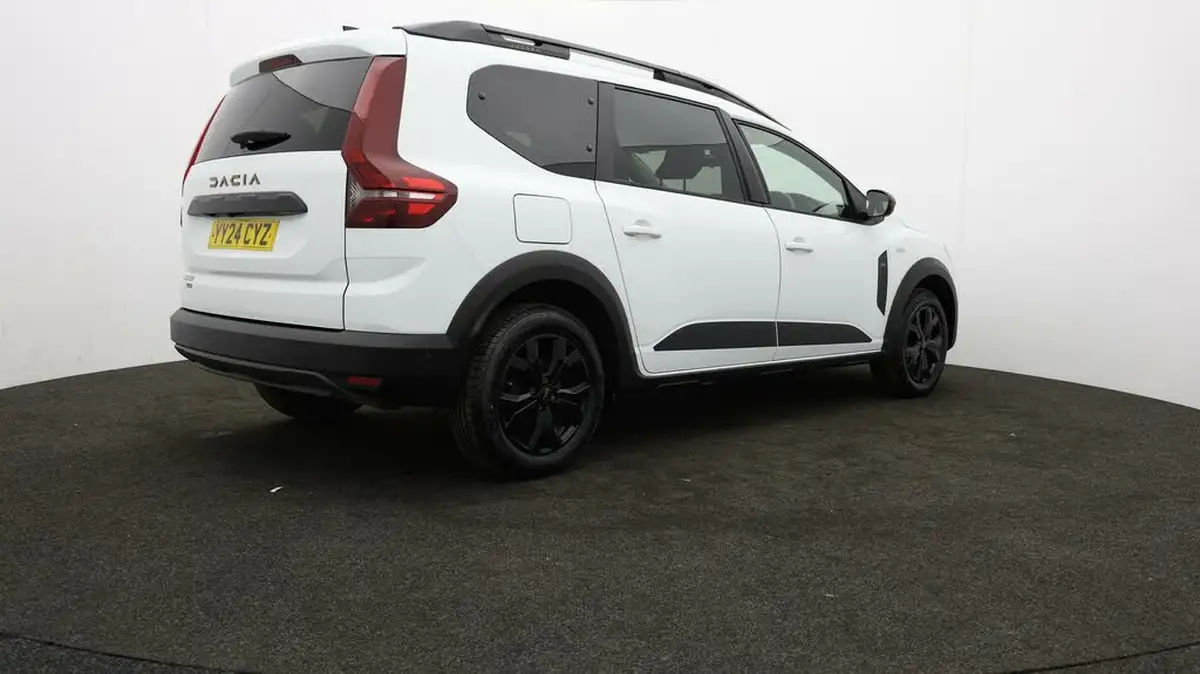 2024-dacia-jogger-16-tce-extreme-big-3