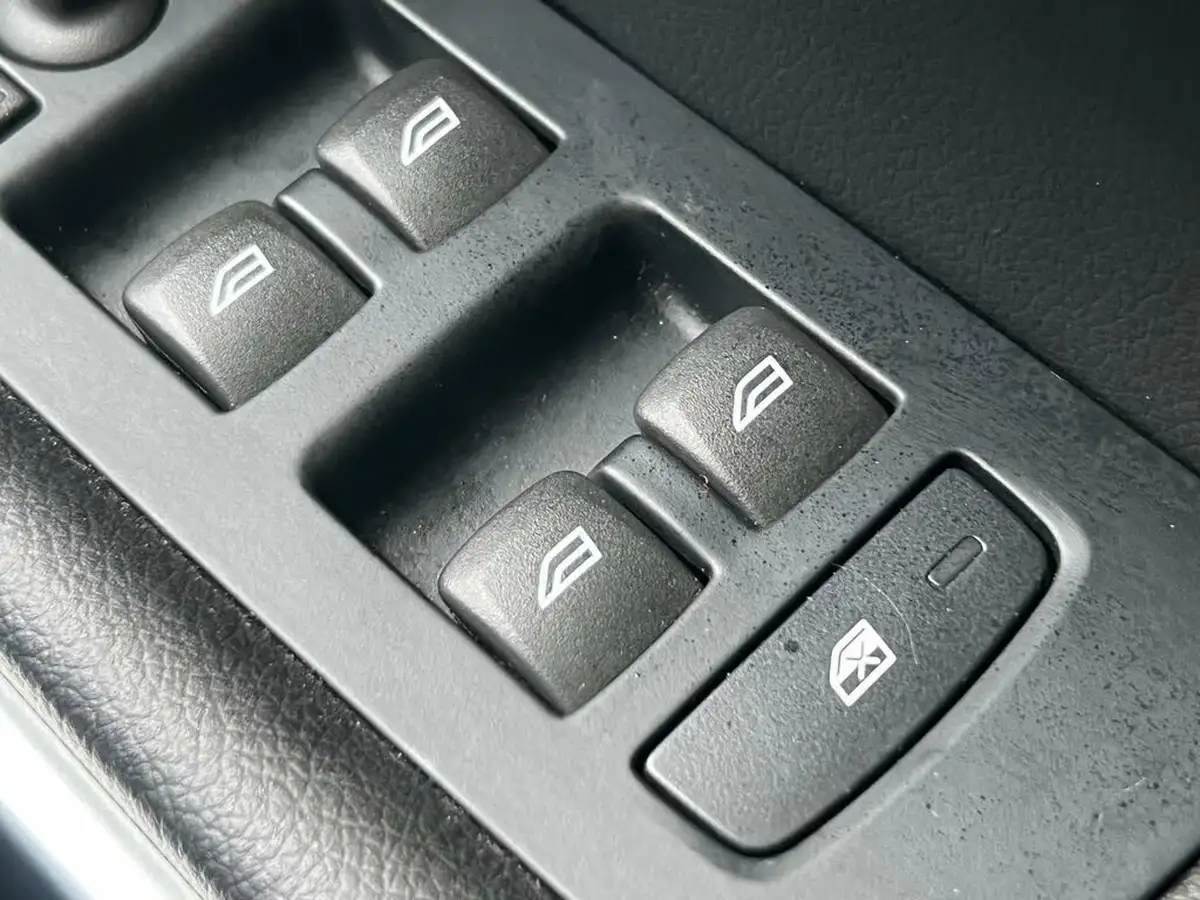 2016-volvo-v40-20td-d3-inscription-big-60