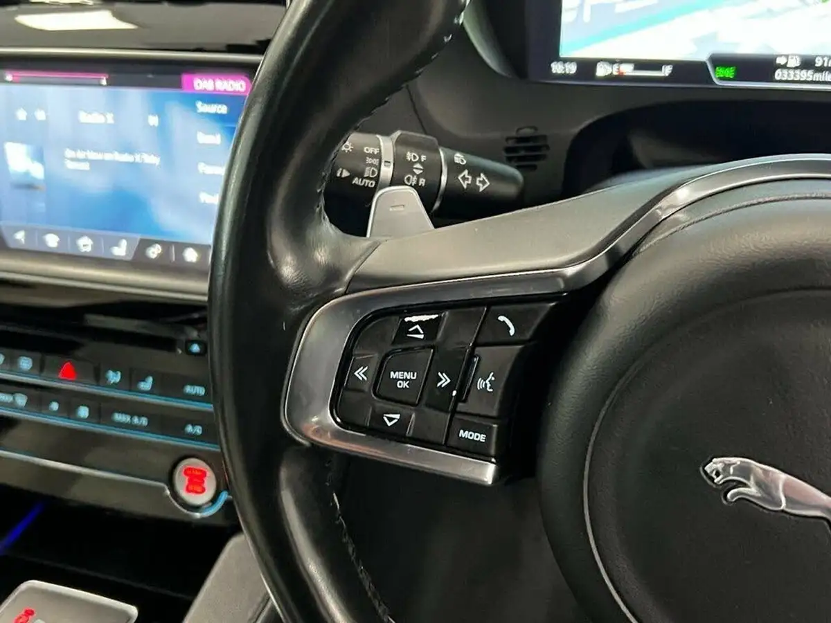 2016-jaguar-f-pace-30td-1st-edition-big-32