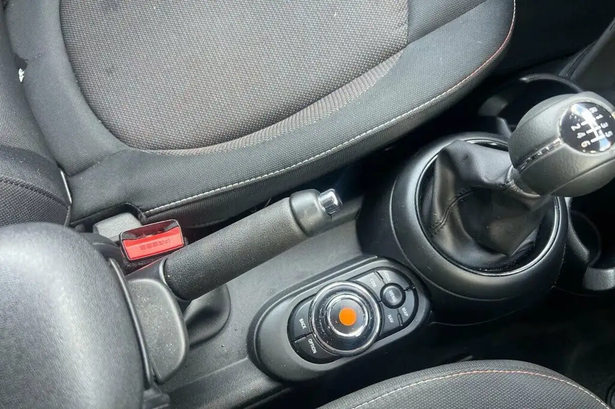 2019-mini-cooper-15-cooper-classic-hatchback-5d-big-15