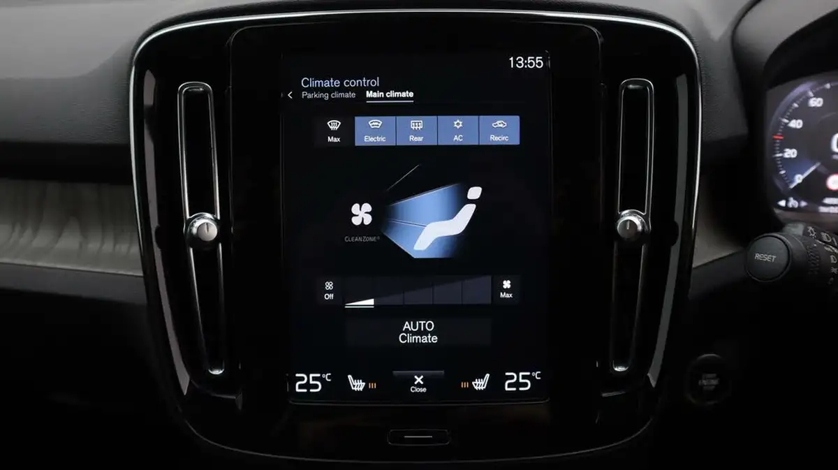 2020-volvo-xc40-20-t4-inscription-awd-big-12