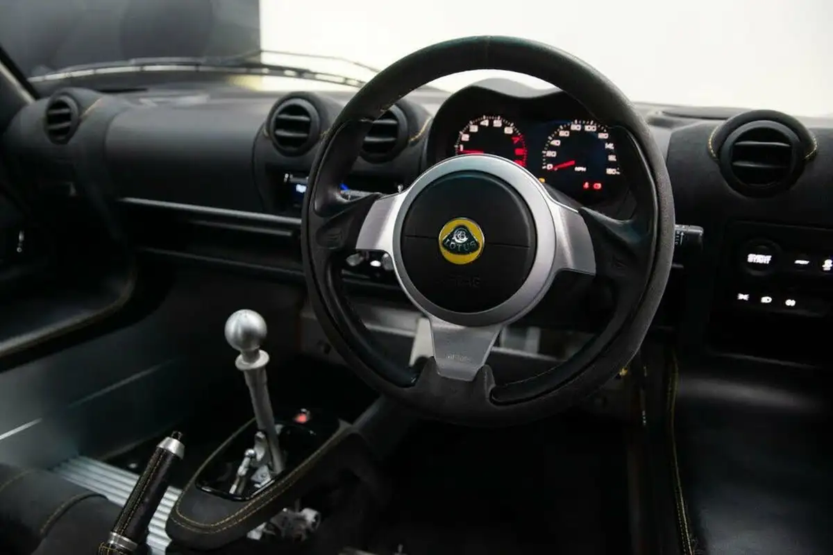 2018-lotus-elise-18-250-cup-big-2