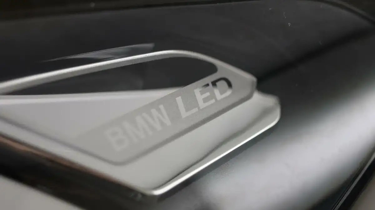 2022-bmw-3-series-20-330e-sport-touring-5d-big-24
