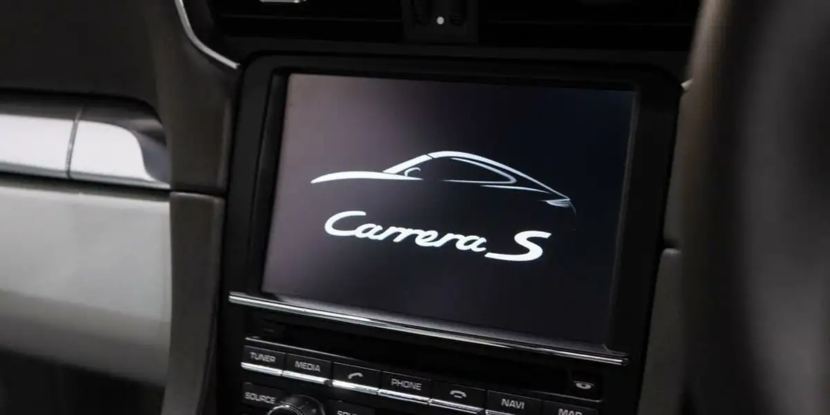 2012-porsche-911-38-carrera-s-400bhp-coupe-big-35
