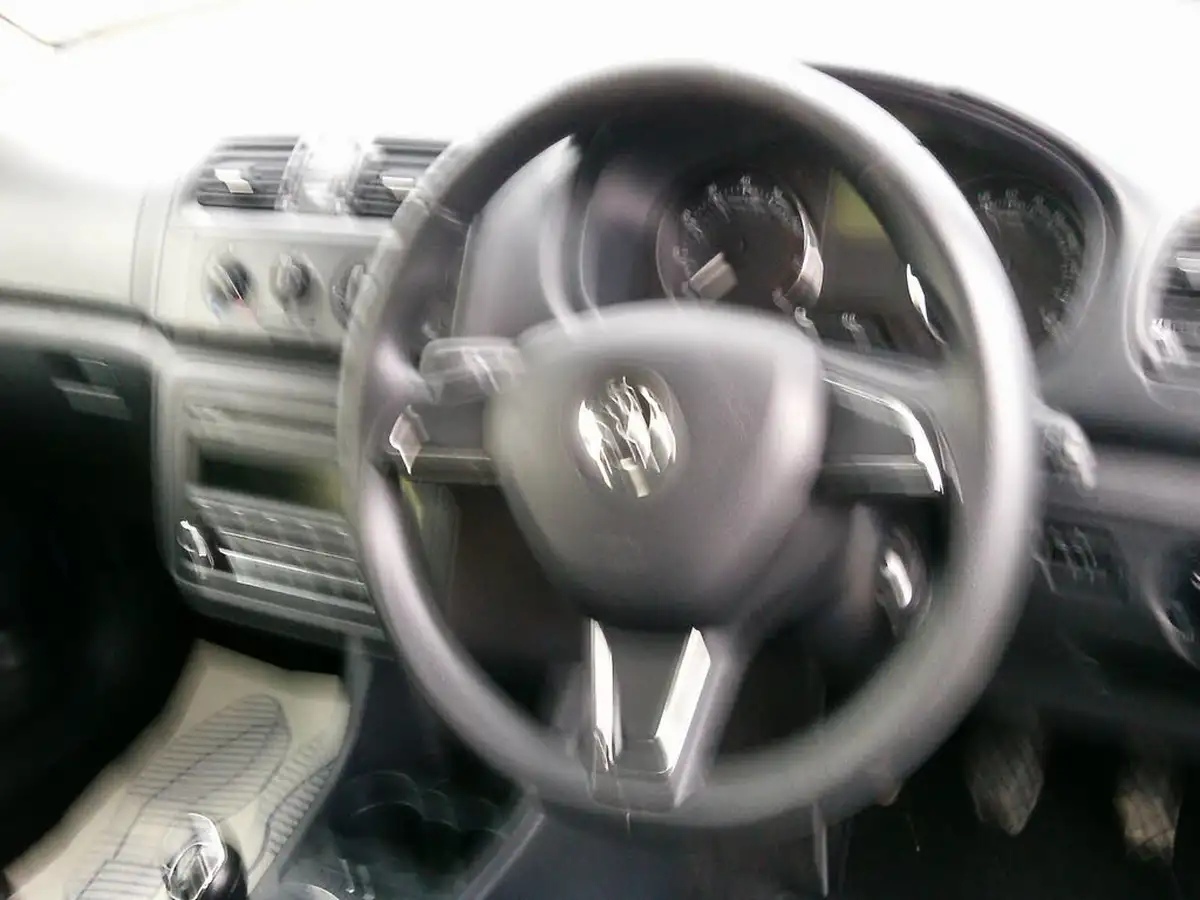 2013-skoda-fabia-12-se-70bhp-hatchback-1198cc-big-11