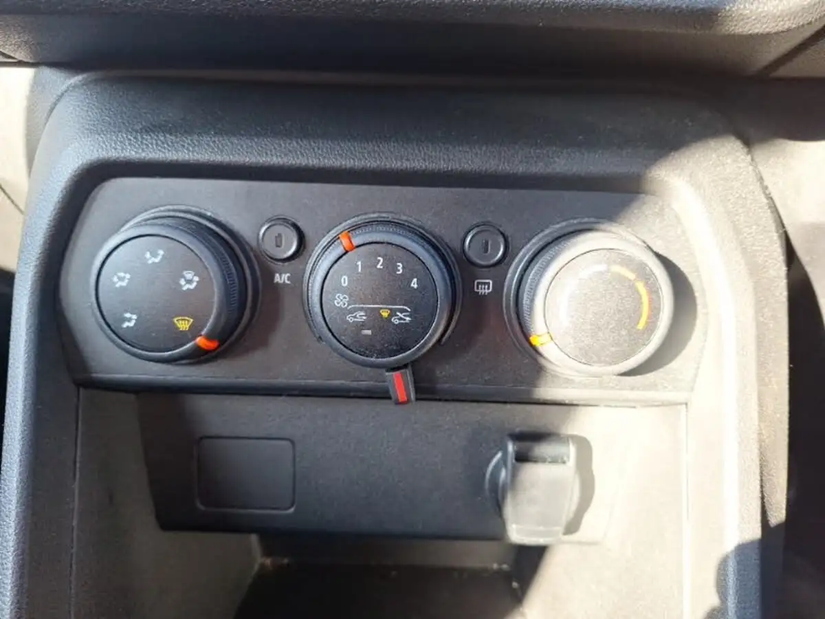 2022-dacia-sandero-stepway-10-tce-essential-90bhp-big-10