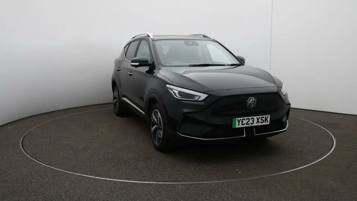 2023-mg-zs-suv-e-trophy-ev-156ps-long-range-big-41