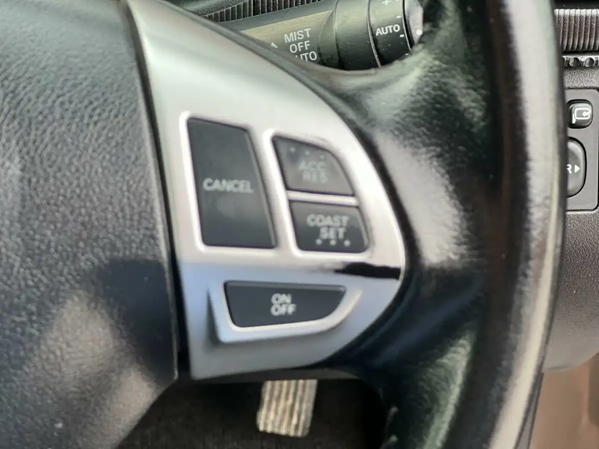 2014-mitsubishi-l200-25td-barbarian-auto-big-21