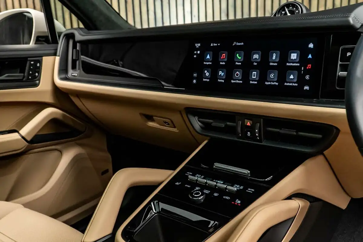 2024-porsche-cayenne-40-v8-gts-500ps-station-wagon-big-24