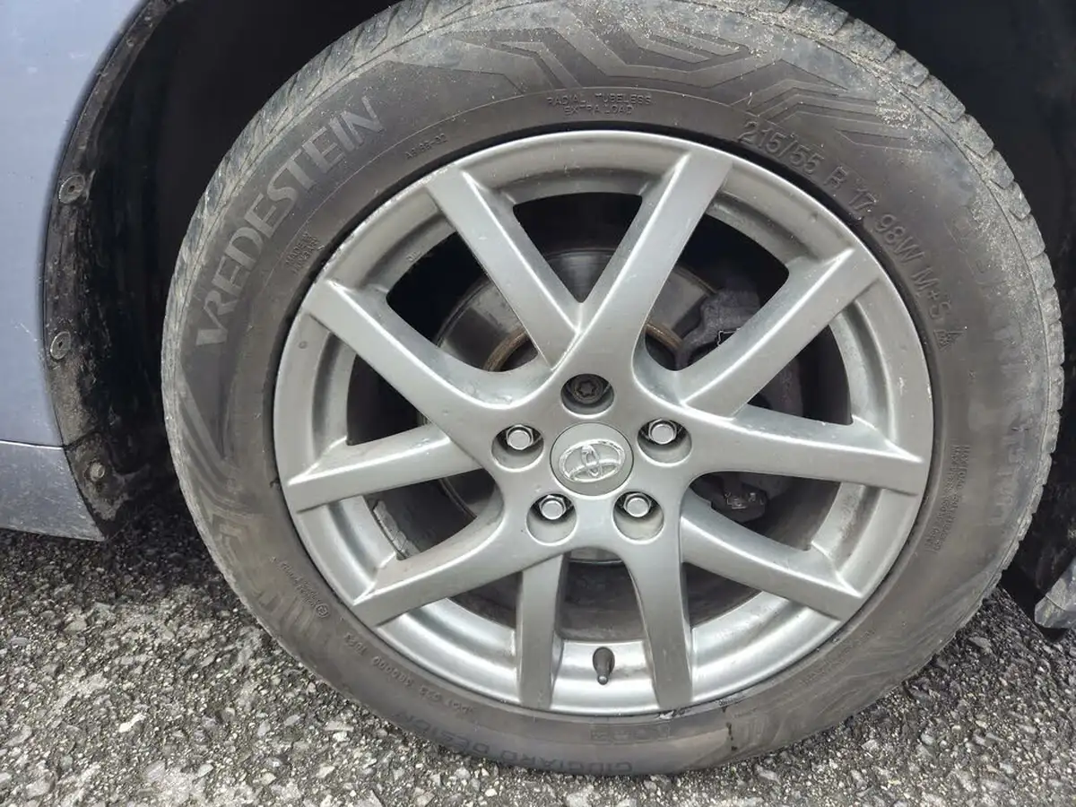 2013-toyota-verso-20td-excel-big-18