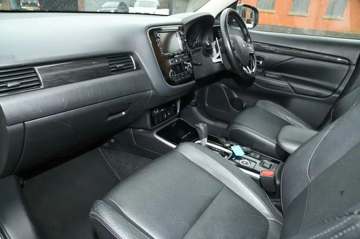 2017-mitsubishi-outlander-22di-d-4-auto-big-13