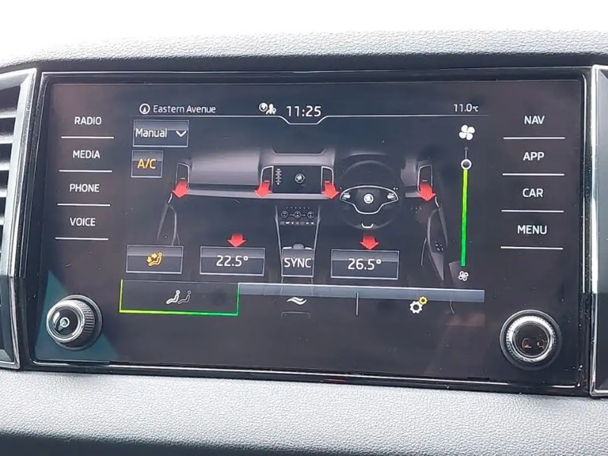 2023-skoda-karoq-10-tsi-se-drive-big-14