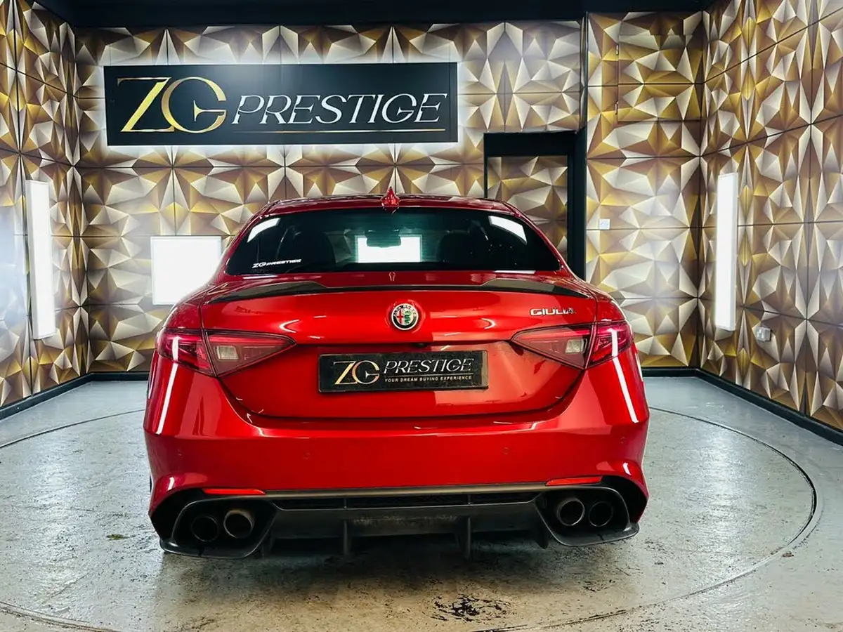 2018-alfa-romeo-giulia-29-biturbo-quadrifoglio-big-1