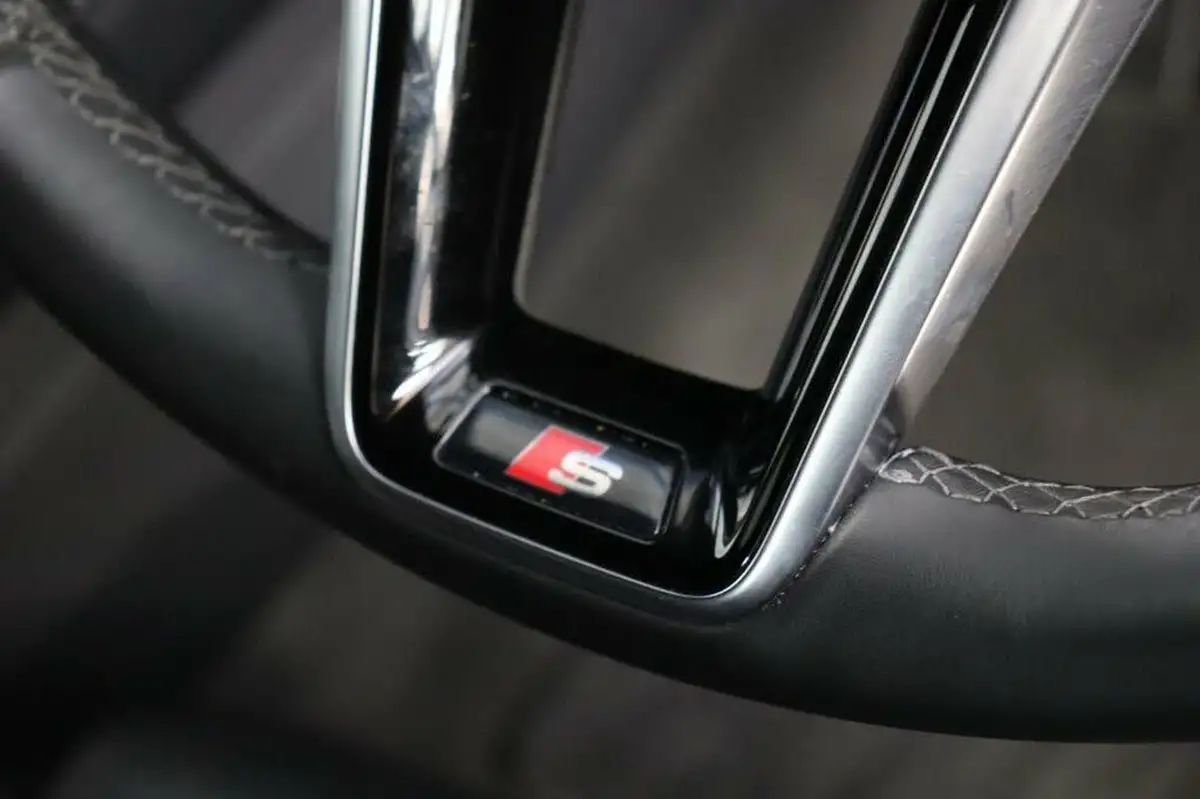 2020-audi-e-tron-55e-s-line-station-wagon-big-34