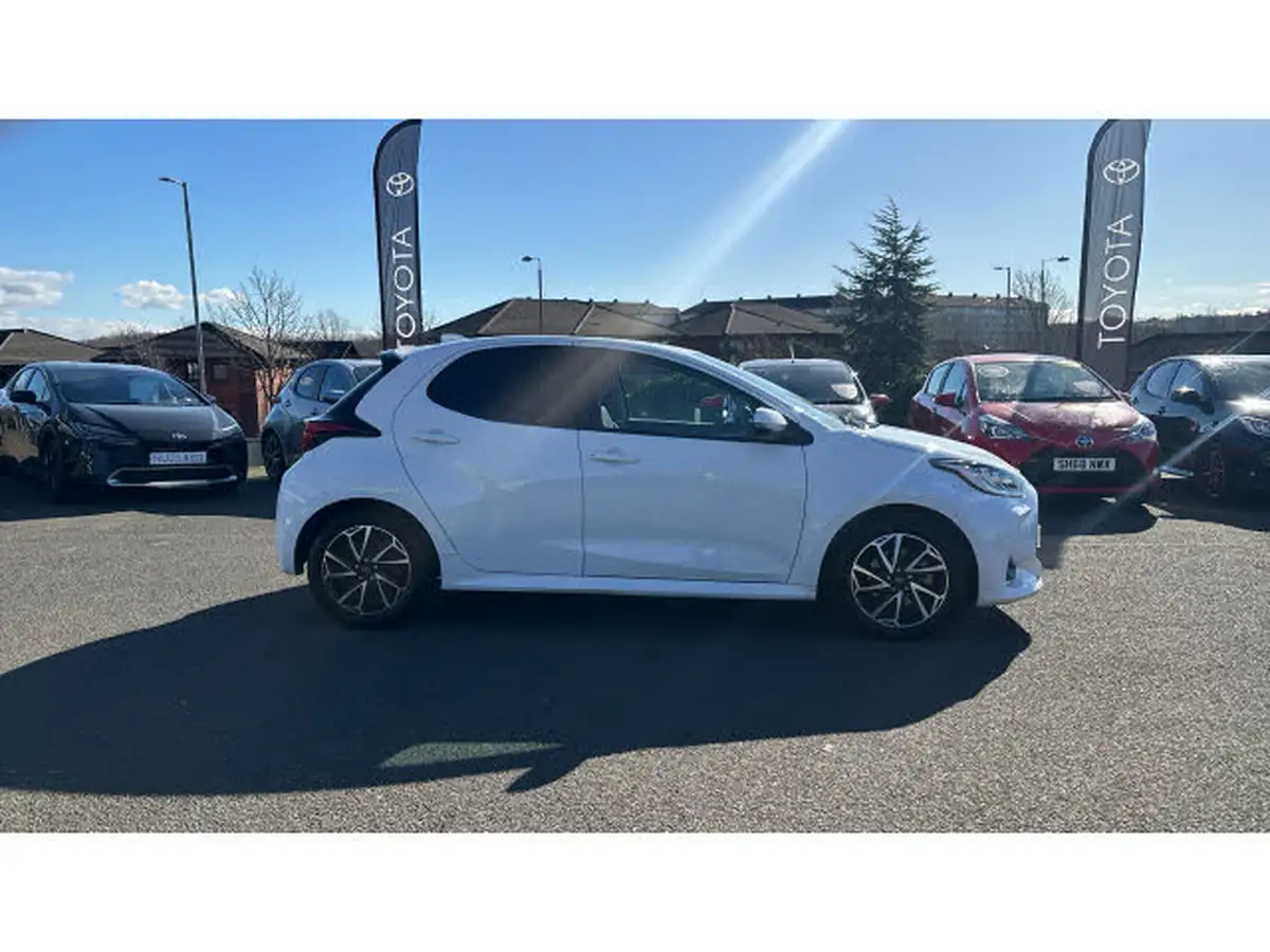 2022-toyota-yaris-15-vvt-i-design-big-15
