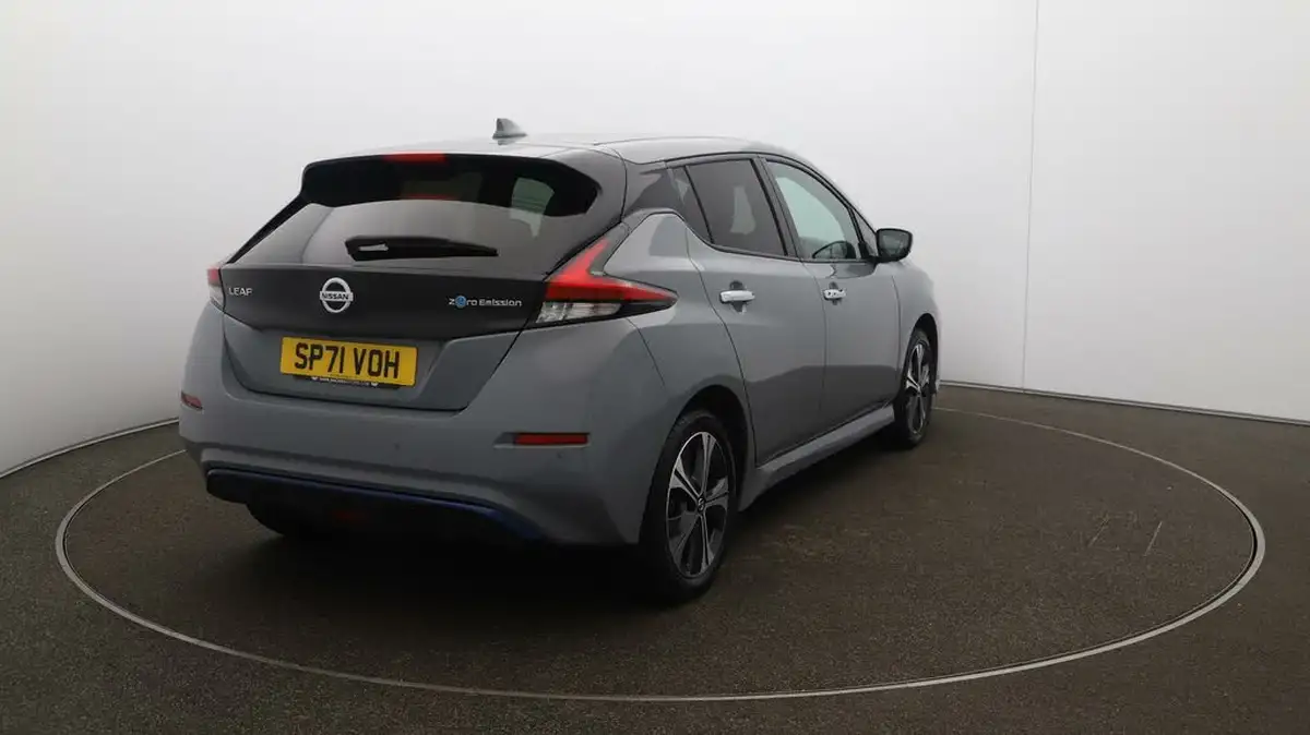 2021-nissan-leaf-e-e-tekna-big-52