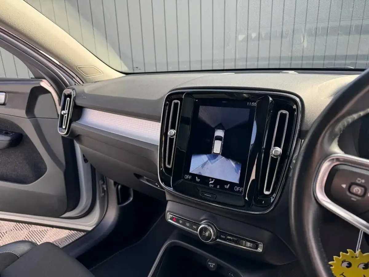 2020-volvo-xc40-20-t4-momentum-pro-big-30