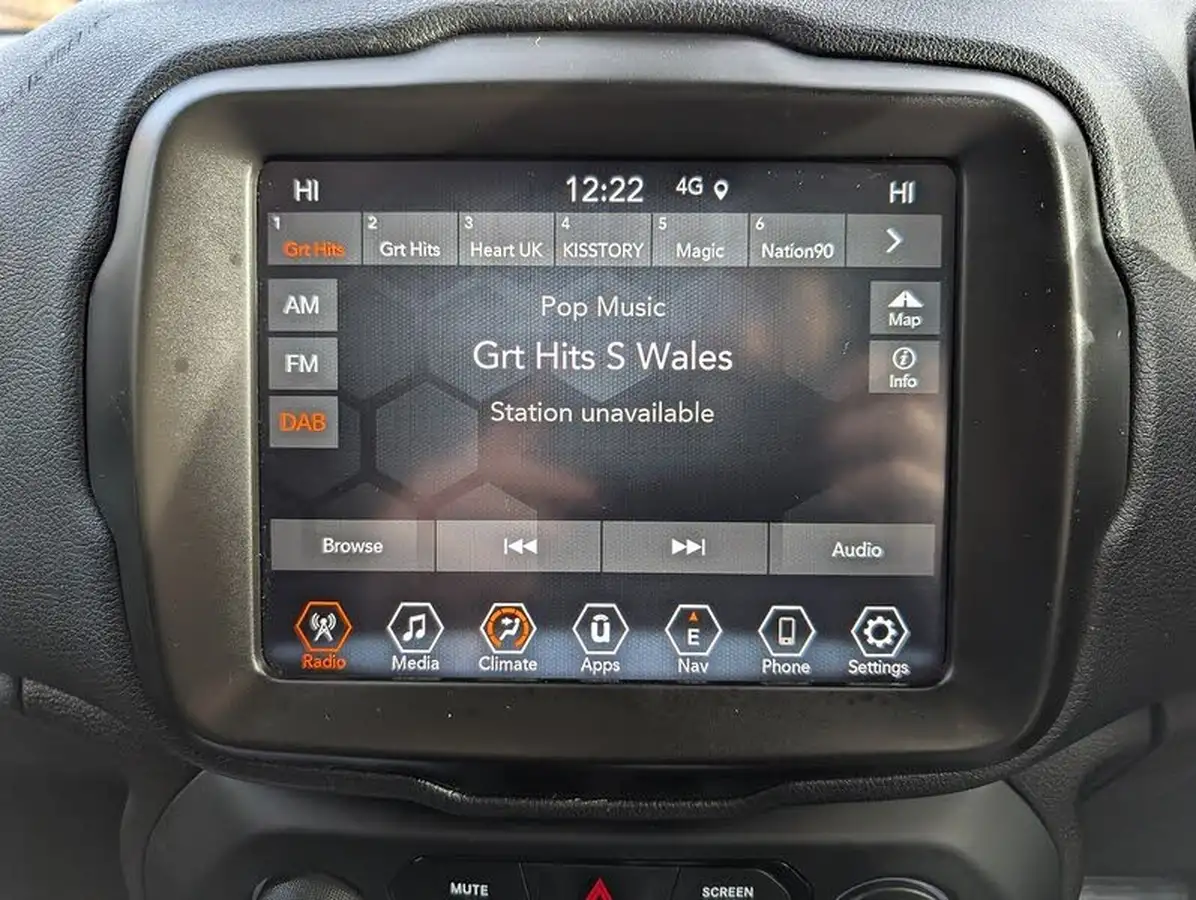 2021-jeep-renegade-13-gse-night-eagle-big-33
