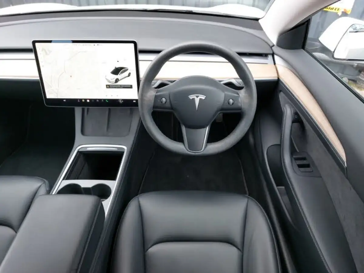 2021-tesla-model-3-e-long-range-awd-big-6