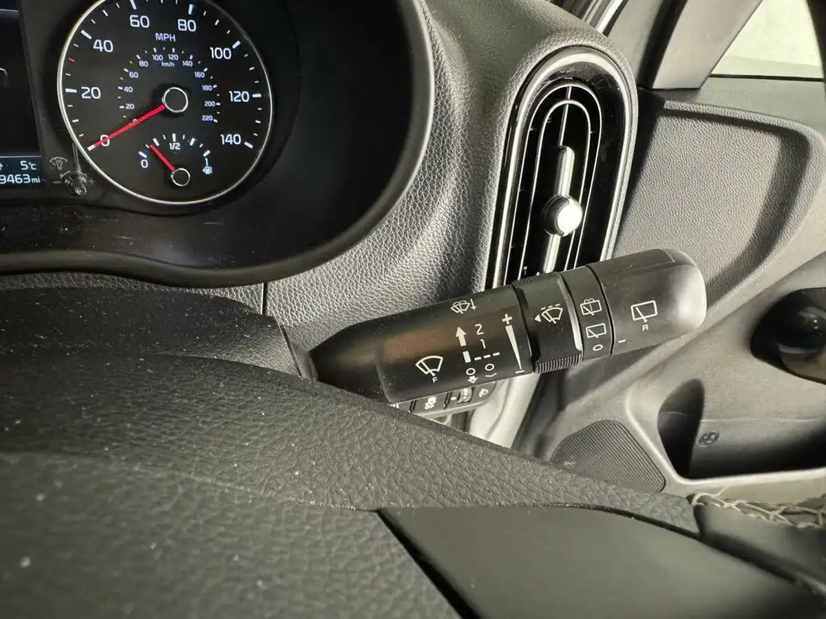 2022-kia-picanto-10-2-big-25