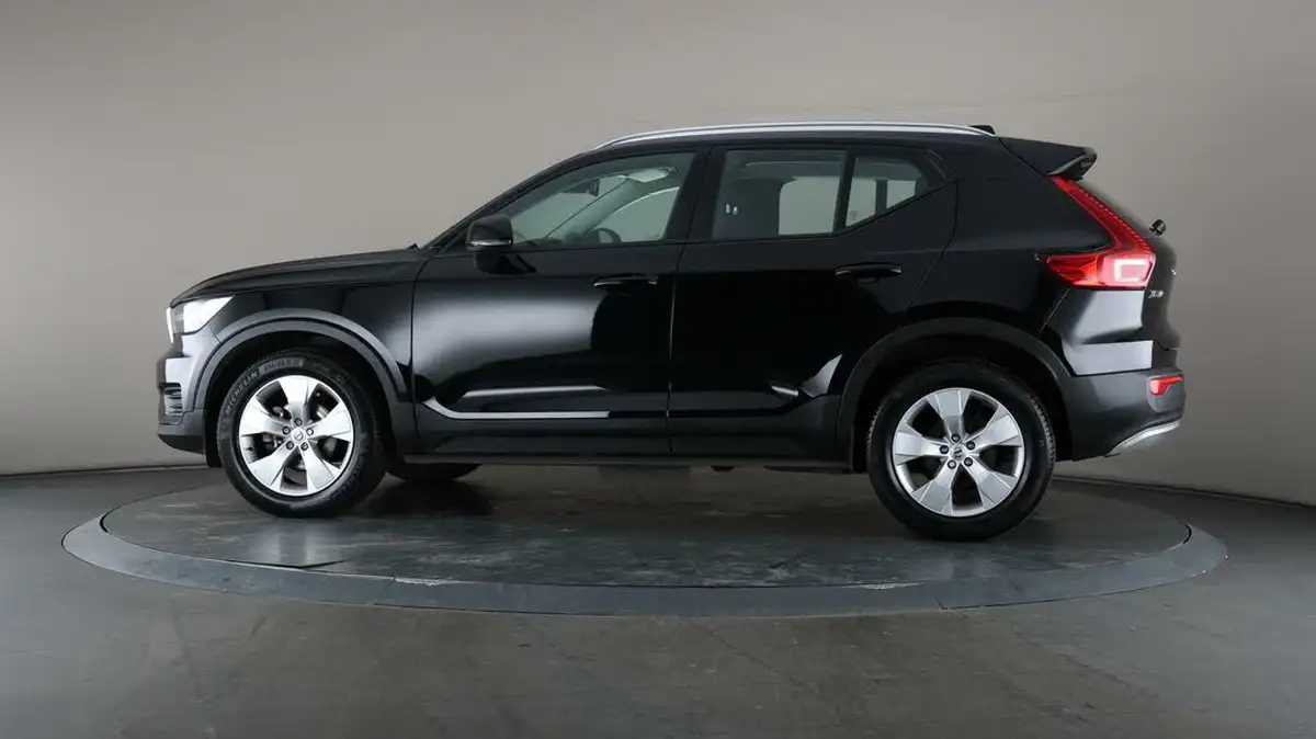2022-volvo-xc40-15-t3-momentum-big-33