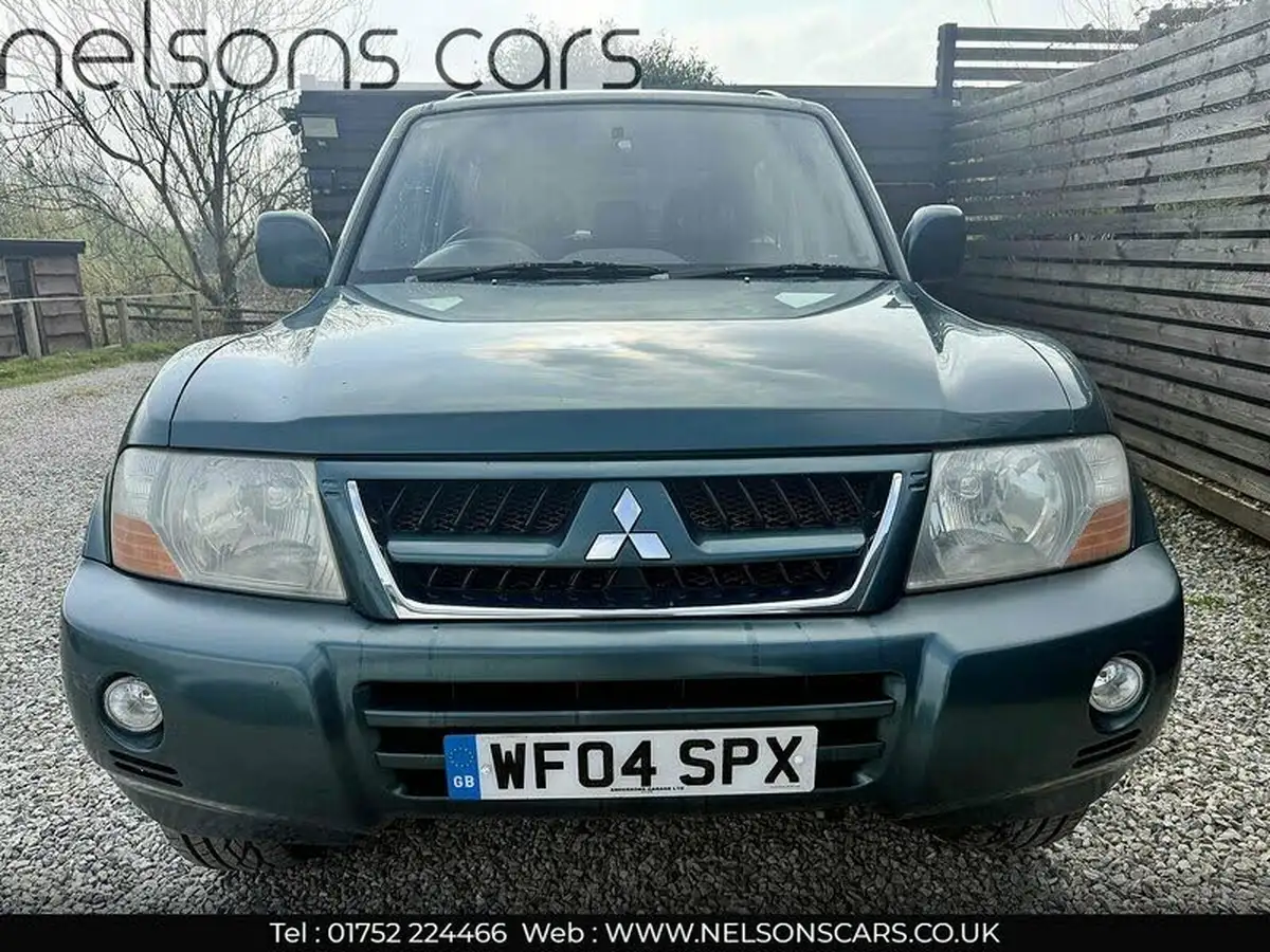 2004-mitsubishi-shogun-32td-equippe-swb-di-d-big-6
