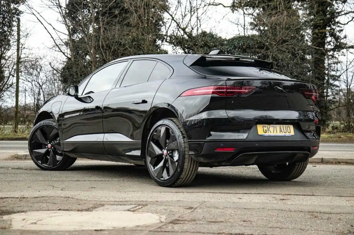 2021-jaguar-i-pace-ev400-hse-black-big-1