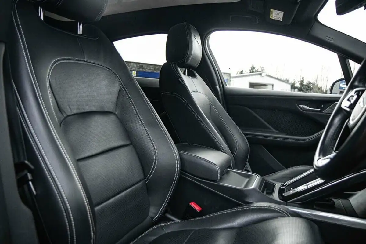2021-jaguar-i-pace-ev400-hse-black-big-25