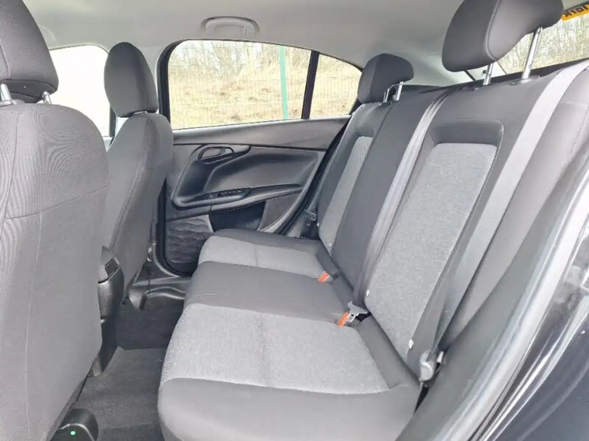 2021-fiat-tipo-10-hatchback-big-5