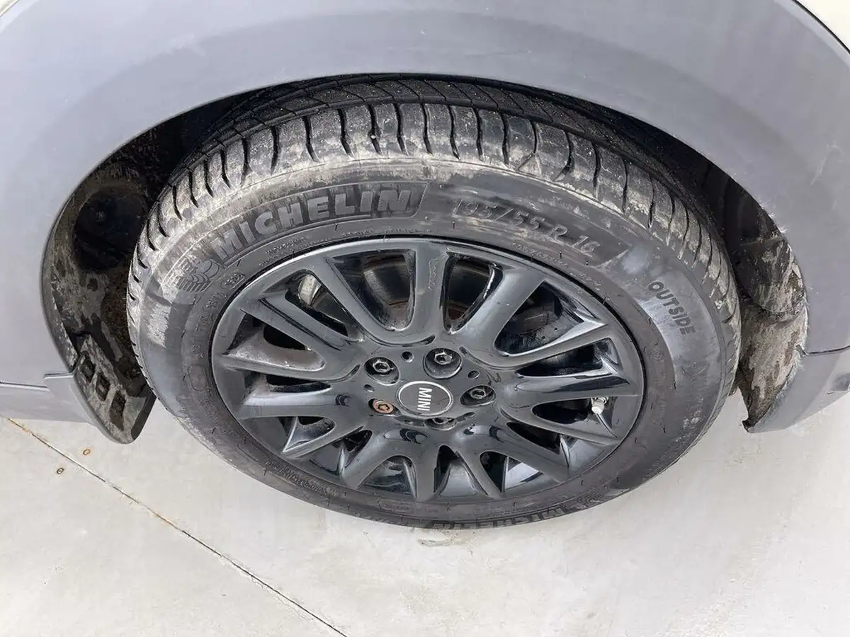 2014-mini-cooper-15-cooper-5d-auto-big-22