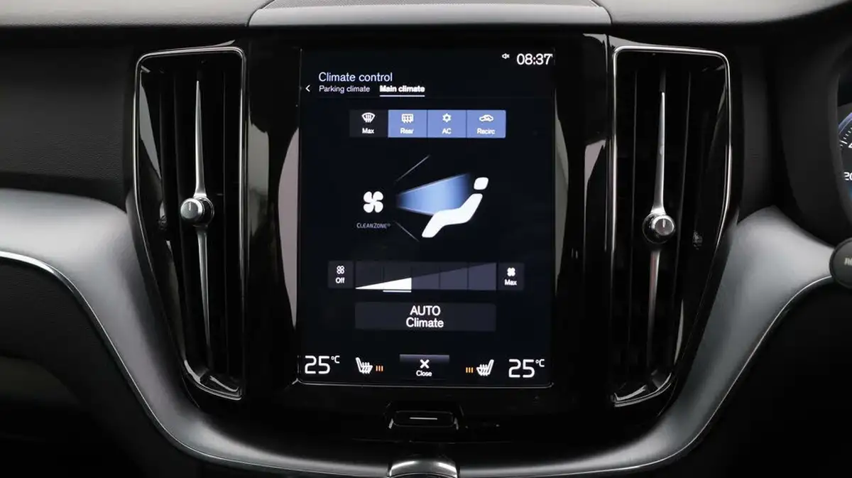 2020-volvo-xc60-20-t5-momentum-awd-big-12