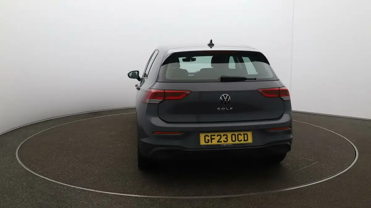 2023-volkswagen-golf-15-tsi-life-130ps-hatchback-big-50