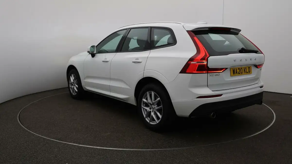 2020-volvo-xc60-20-t5-momentum-awd-big-54