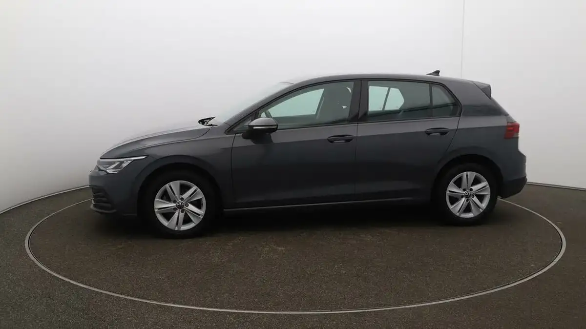 2023-volkswagen-golf-15-tsi-life-130ps-hatchback-big-4