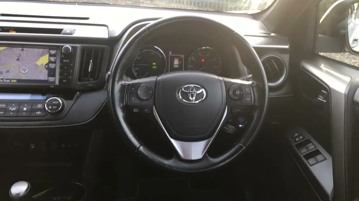 2017-toyota-rav4-25-vvt-i-design-awd-big-5