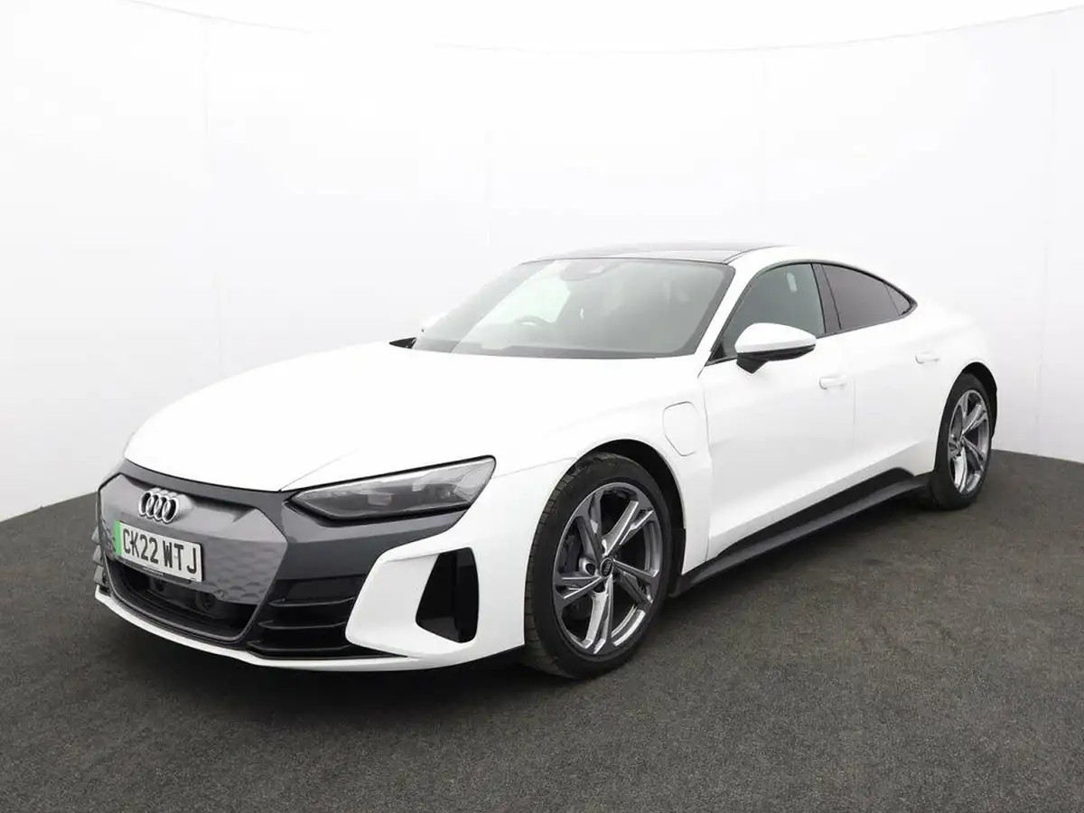 2022-audi-e-tron-gt-e-big-5